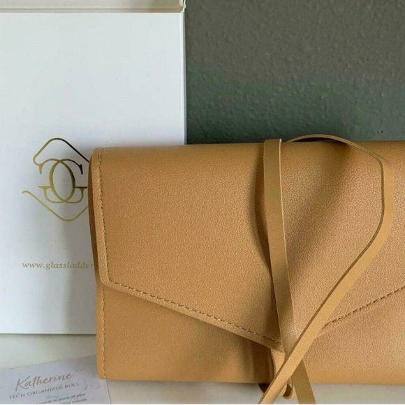 Glass Ladder Katherine Tech organizer - Picture 2 of 4